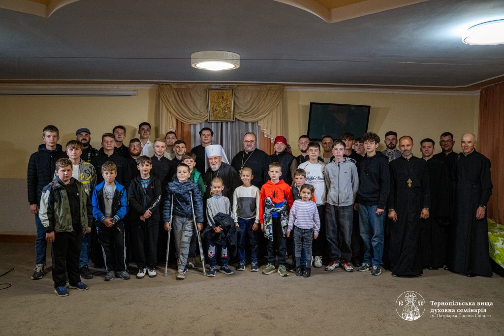 Курсовий вечір V курсу на тему «Покликання підлітків»